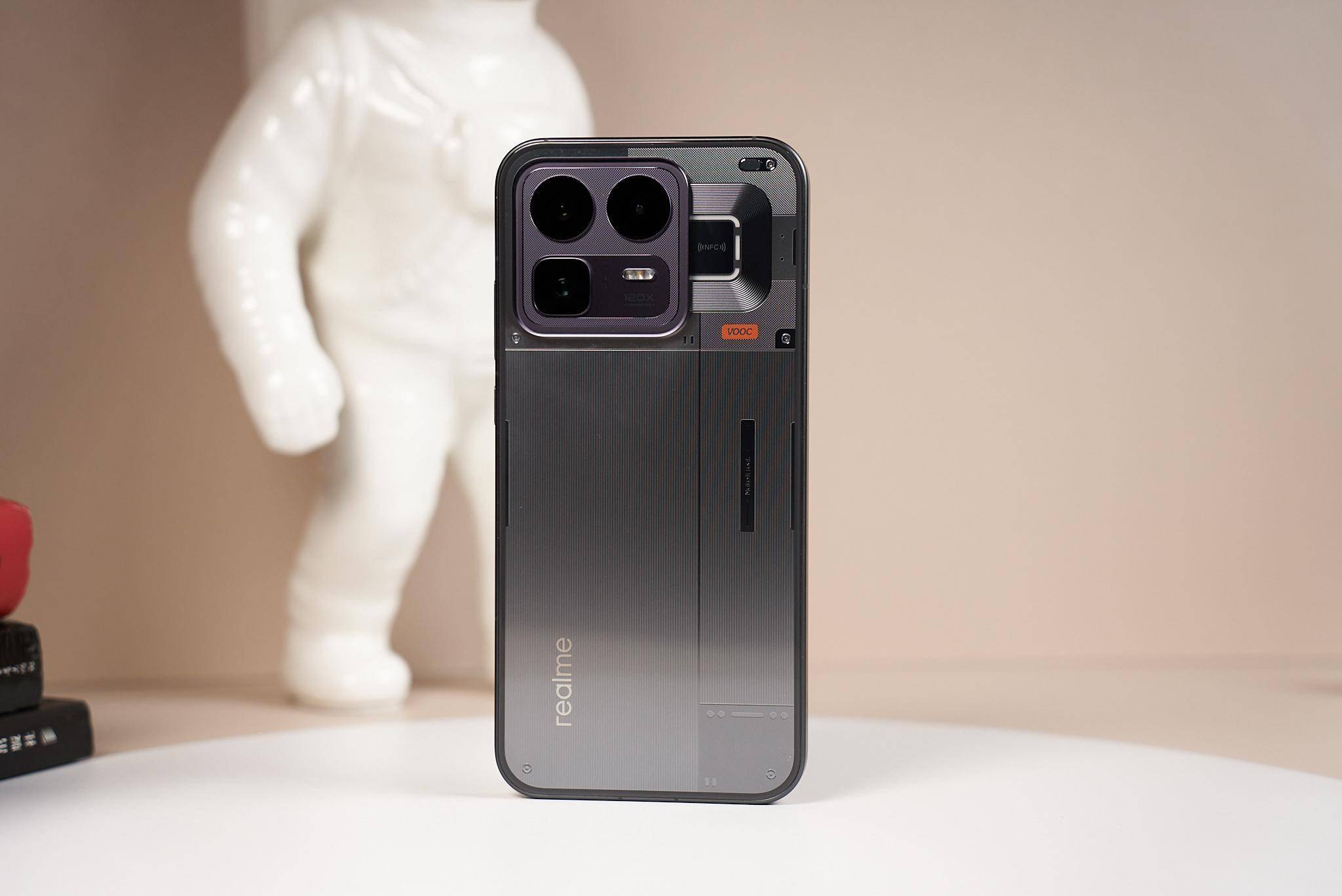 2月新机集体爆发！五大厂商同台发力最强的不是新iPhone